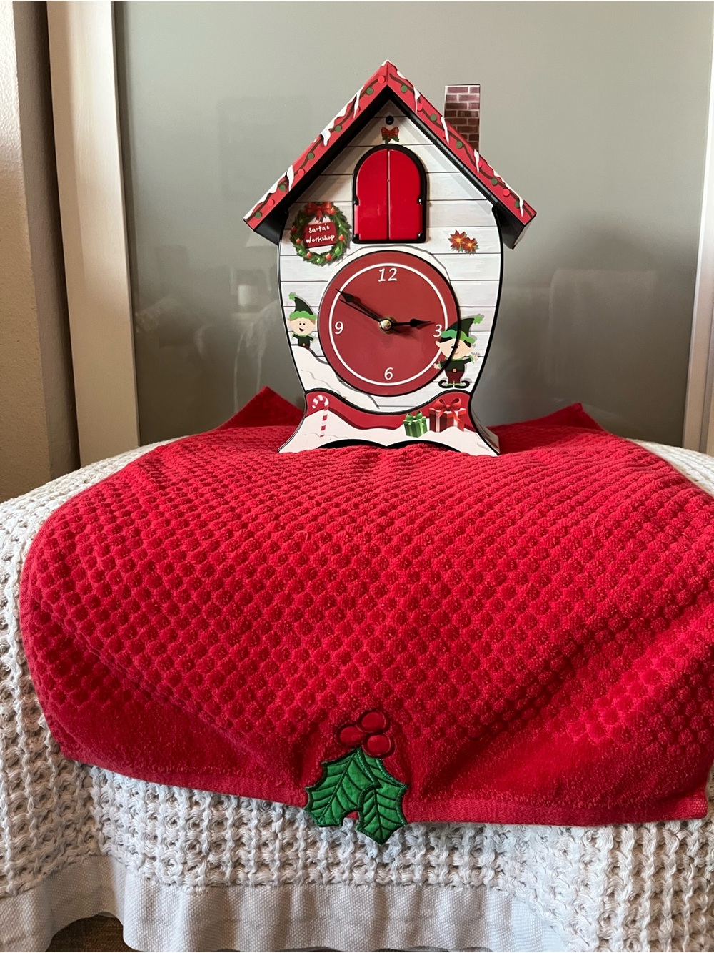 Christmas Cuckoo
Clock - Santa's Workshop Holiday
Songs (Fully Working) 536